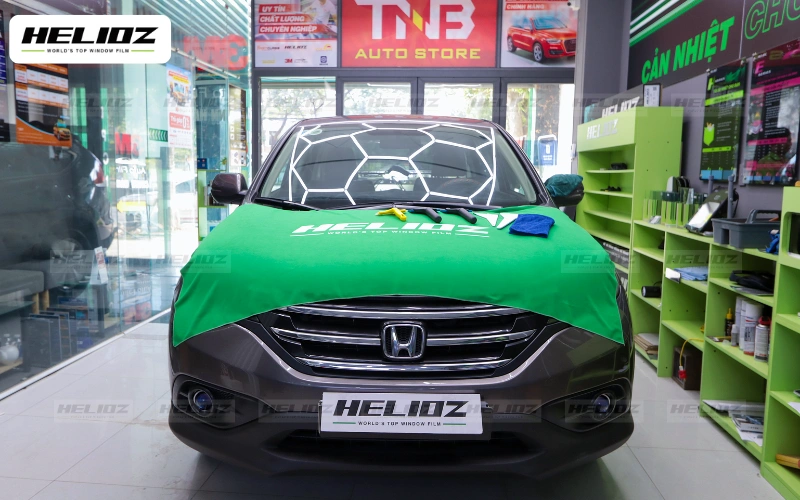 Hệ thống phụ kiện ô tô TNB AUTO Điểm mạnh dịch vụ dán phim cách nhiệt tại TNB Auto Store - Đại lý helioz tại thủ đức