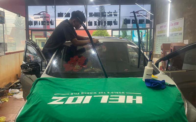 TNB Auto Store Krông Năng Thi công dán phim cách nhiệt Đắk Lắk tại Anh Tú Auto
