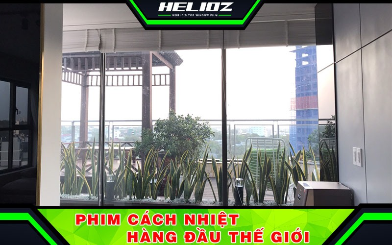Giảm chói lóa, tránh mất tầm nhìn khi nhìn ra bên ngoài 