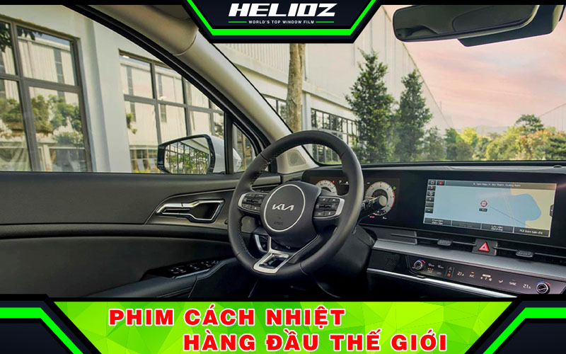 Kính lái bộ phận quan trọng giúp quan sát toàn bộ tầm nhìn phía trước đảm bảo an toàn 
