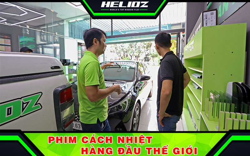Có nên dán phim cách nhiệt hãng tặng không?