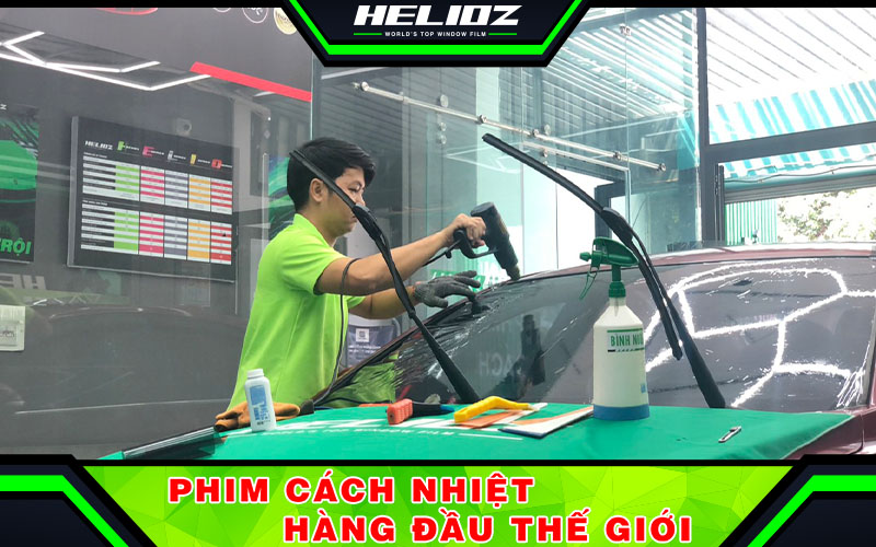 Địa chỉ dán phim chất lượng phải trang bị đầy đủ các thiết bị phục vụ quá trình dán phim, thiết bị kiểm tra chất lượng phim. 