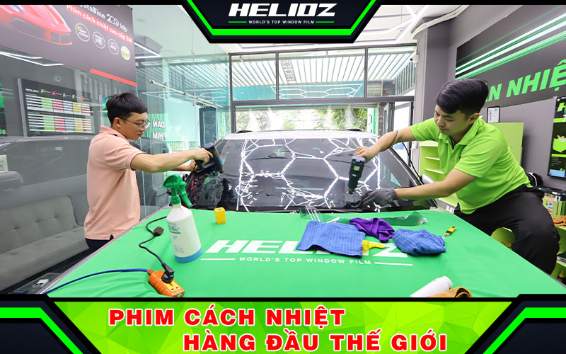 Dán phim cách nhiệt Bình Dương giúp chống nóng, cản tia UV, bảo mật sự riêng tư cho không gian, đảm bảo tầm nhìn quan sát,... 