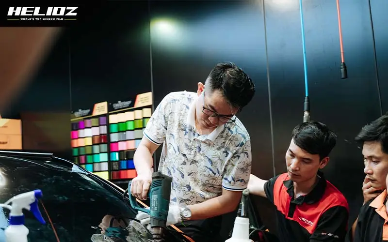 Học sấy phim trên xe thực tế là phần không thể thiếu trong chương trình đào tạo của Helioz