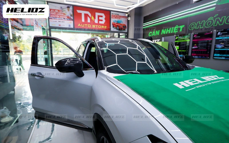 Dán phim cách nhiệt Helioz cho xe