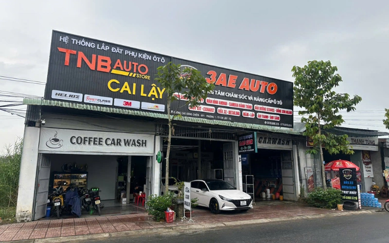 Hệ thống lắp đặt phụ kiện ô tô TNB Auto Store Cai Lậy dán phim cách nhiệt chất lượng với mức giá hợp lý nhất thị trường