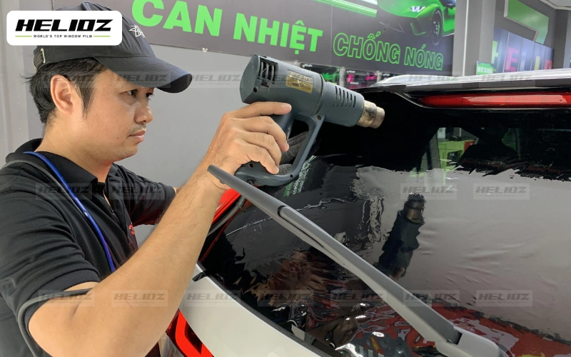Dịch vụ dán phim cách nhiệt ô tô tại Khánh Hòa
