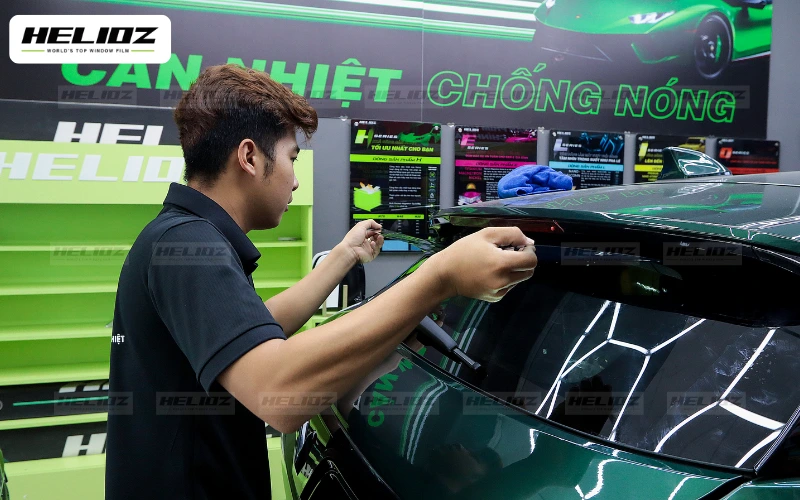 Nên dán phim cách nhiệt toàn bộ xe ô tô điện để bảo vệ tối đa